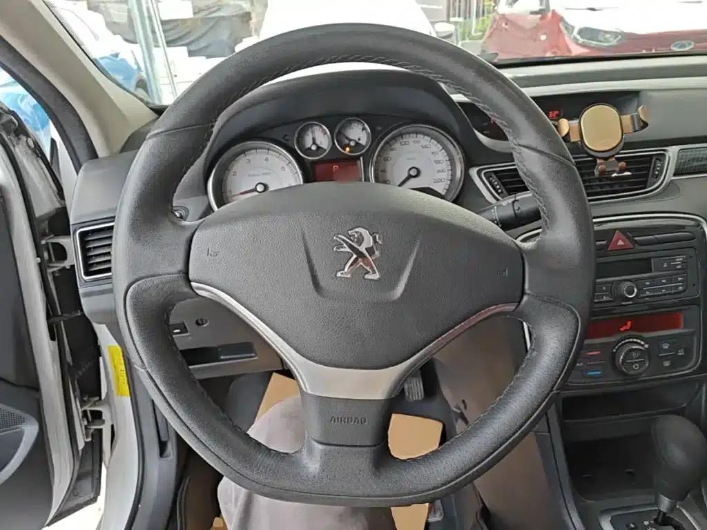 Peugeot 308 2014 Enjoy Edition Classic 1.6L Automatic Fashion Model — миниатюра 11