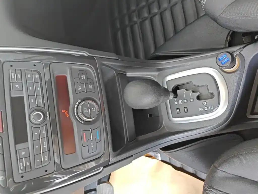 Peugeot 308 2014 Enjoy Edition Classic 1.6L Automatic Fashion Model — миниатюра 14