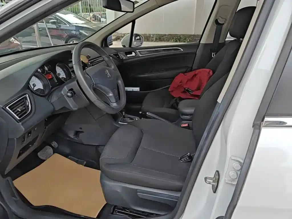 Peugeot 308 2014 Enjoy Edition Classic 1.6L Automatic Fashion Model — миниатюра 15