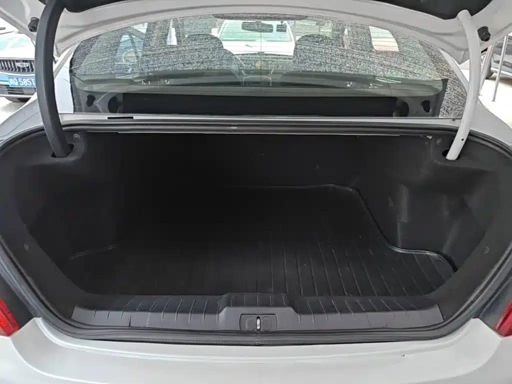 Peugeot 308 2014 Enjoy Edition Classic 1.6L Automatic Fashion Model — миниатюра 19