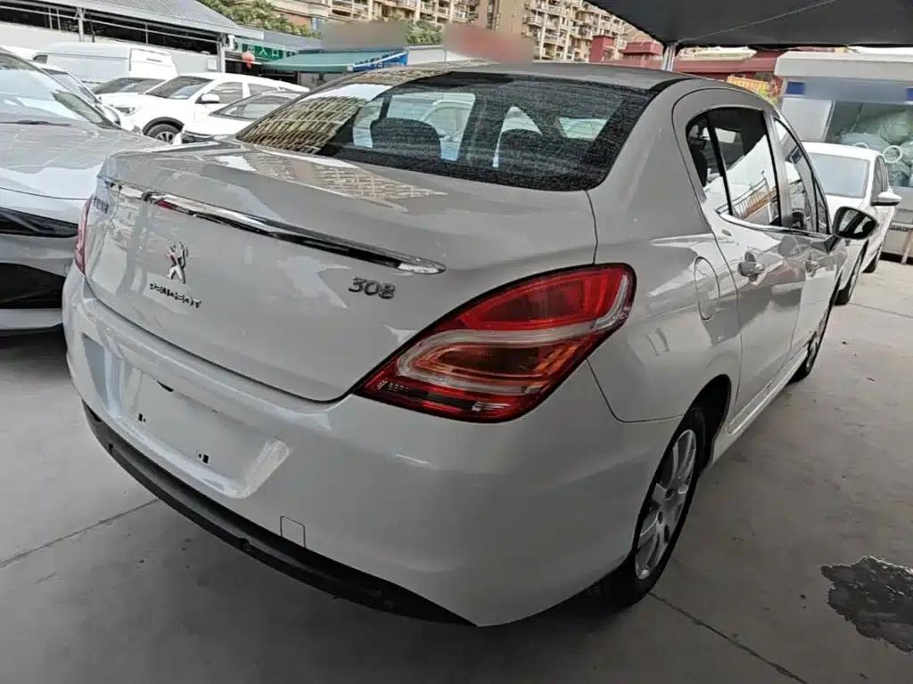 Peugeot 308 2014 Enjoy Edition Classic 1.6L Automatic Fashion Model — миниатюра 7
