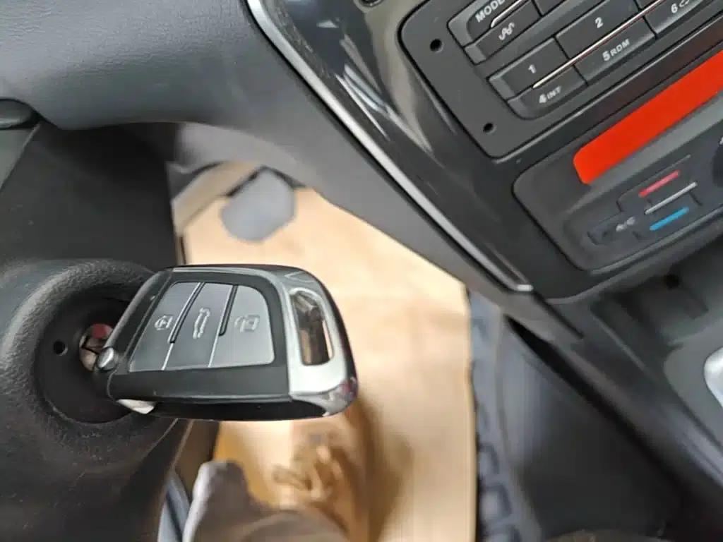 Peugeot 308 2014 Enjoy Edition Classic 1.6L Automatic Fashion Model — миниатюра 9