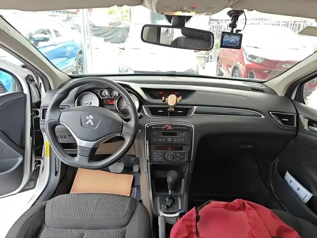 Peugeot 308 2014 Enjoy Edition Classic 1.6L Automatic Fashion Model — миниатюра 10