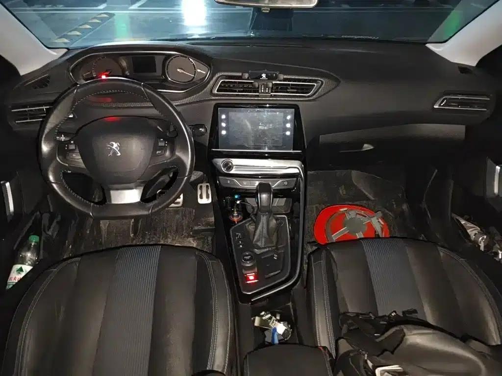 Peugeot 308 2016 350THP Automatic Premium Edition — миниатюра 13
