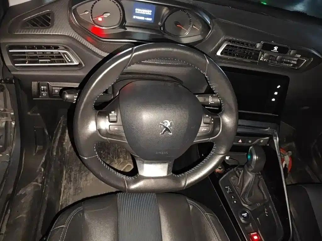 Peugeot 308 2016 350THP Automatic Premium Edition — миниатюра 3