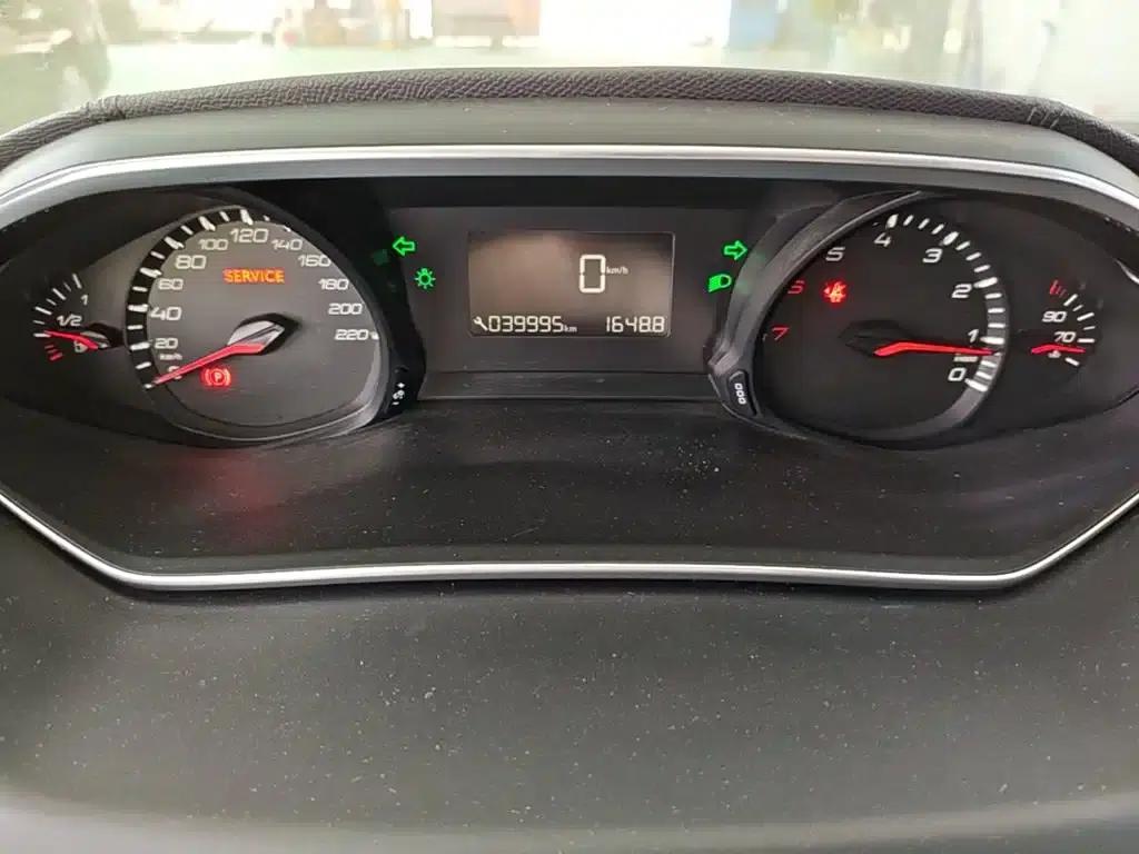 Peugeot 308 2016 1.6L Manual Fashion Edition — миниатюра 12