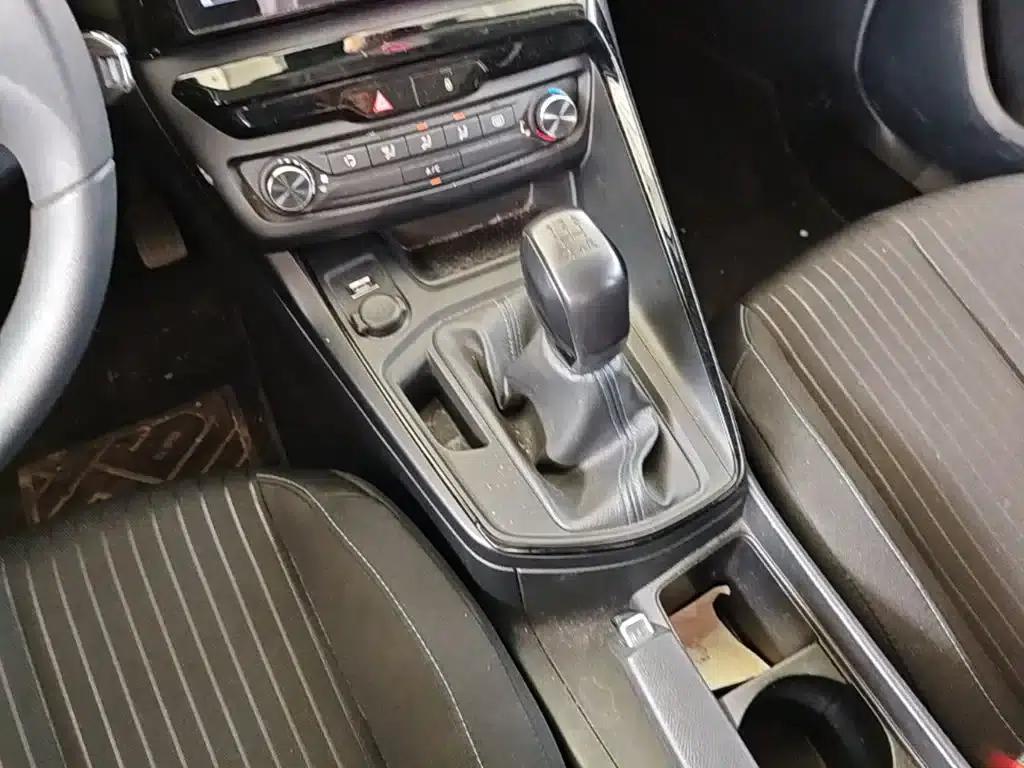 Peugeot 308 2016 1.6L Manual Fashion Edition — миниатюра 14