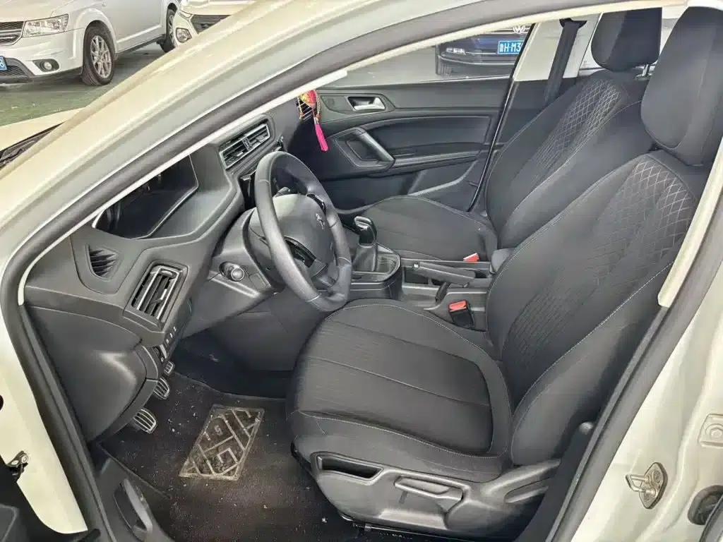 Peugeot 308 2016 1.6L Manual Fashion Edition — миниатюра 15