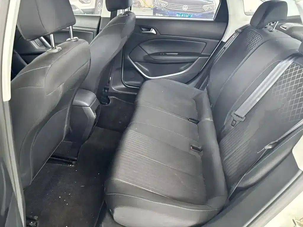 Peugeot 308 2016 1.6L Manual Fashion Edition — миниатюра 17