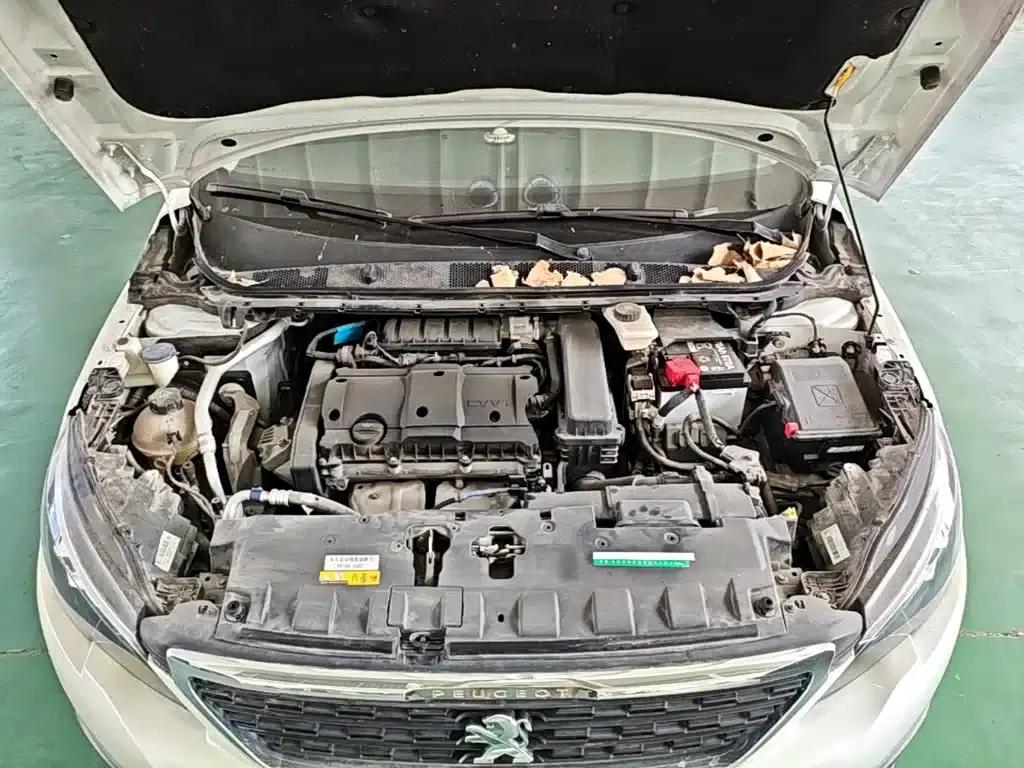 Peugeot 308 2016 1.6L Manual Fashion Edition — миниатюра 20