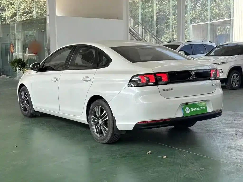 Peugeot 308 2016 1.6L Manual Fashion Edition — миниатюра 5