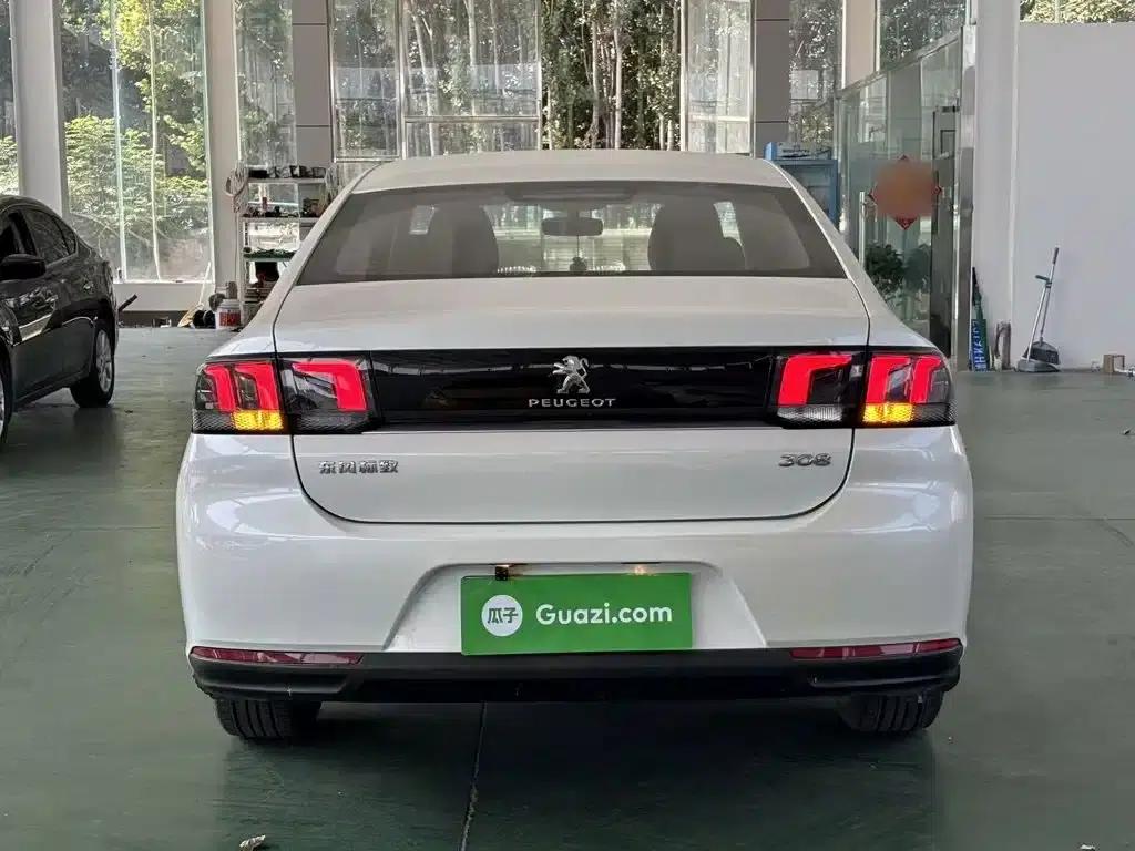Peugeot 308 2016 1.6L Manual Fashion Edition — миниатюра 6