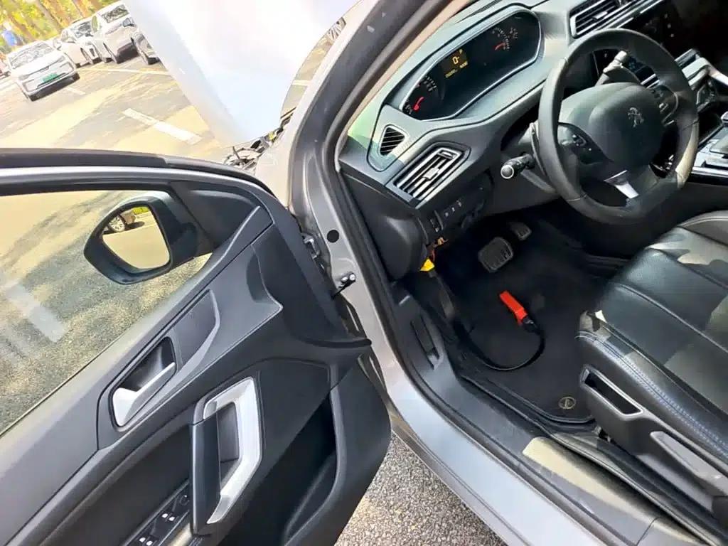 Peugeot 308 2019 230THP Automatic Luxury Edition (China VI Emission Standard) — миниатюра 16