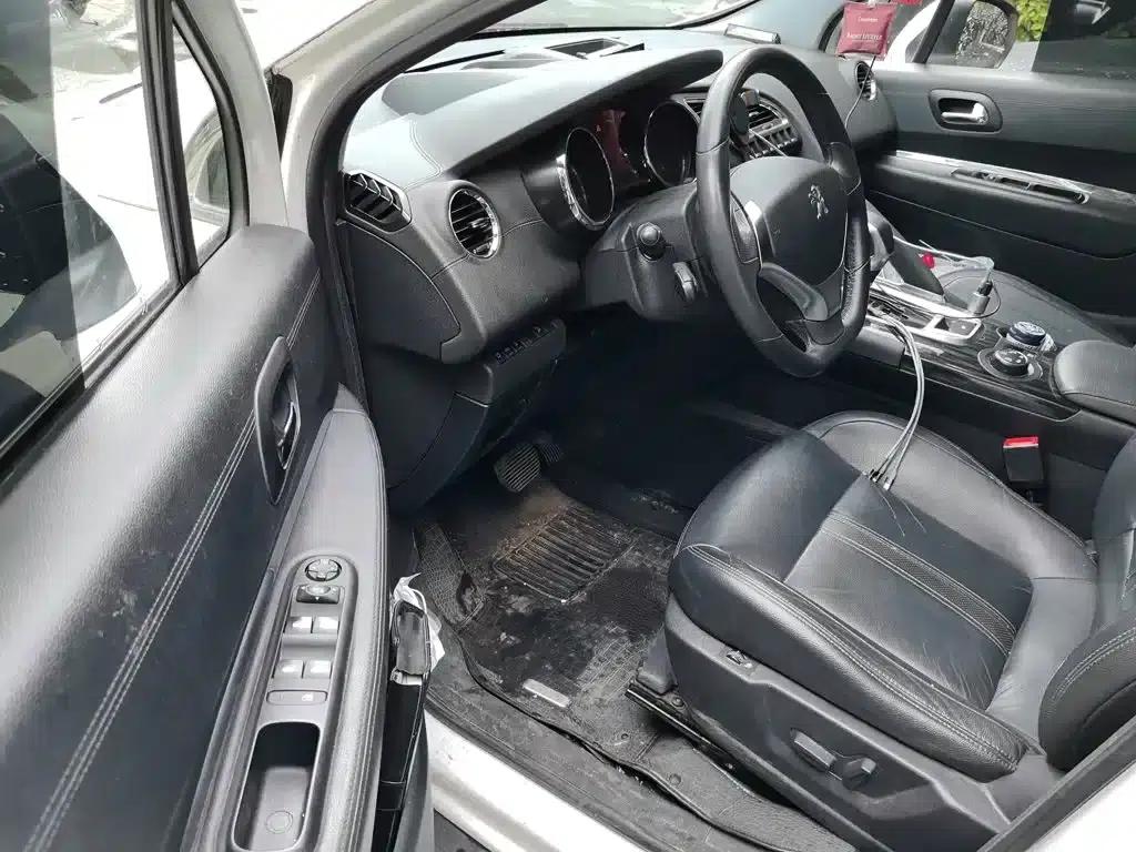 Peugeot 3008 2015 1.6THP Automatic Premium Edition — миниатюра 12