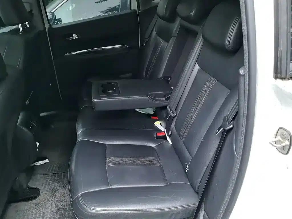 Peugeot 3008 2015 1.6THP Automatic Premium Edition — миниатюра 13
