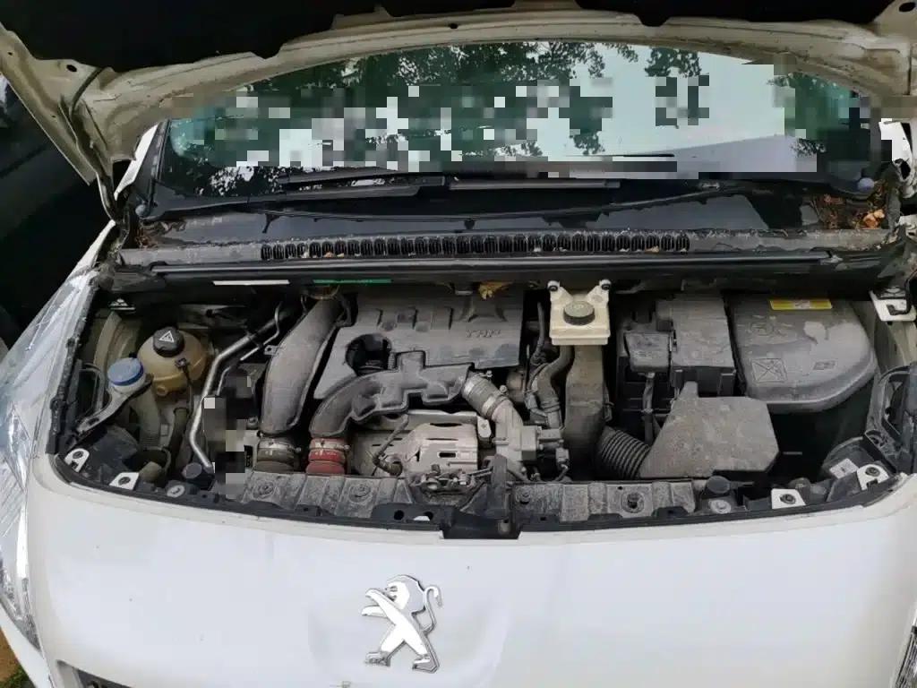 Peugeot 3008 2015 1.6THP Automatic Premium Edition — миниатюра 16