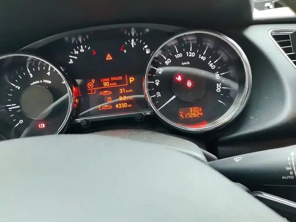 Peugeot 3008 2015 1.6THP Automatic Premium Edition — миниатюра 8