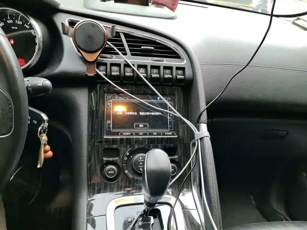 Peugeot 3008 2015 1.6THP Automatic Premium Edition — миниатюра 9
