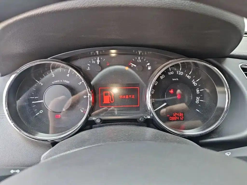 Peugeot 3008 2016 2.0L Manual Classic Edition — миниатюра 12