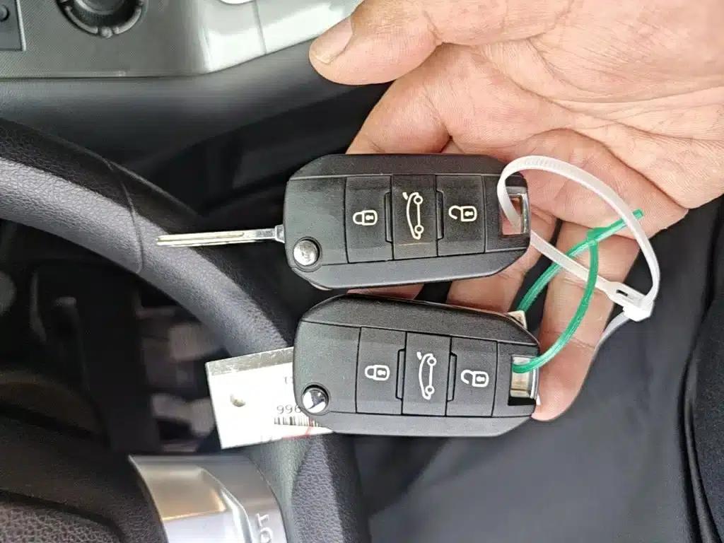 Peugeot 3008 2016 2.0L Manual Classic Edition — миниатюра 9