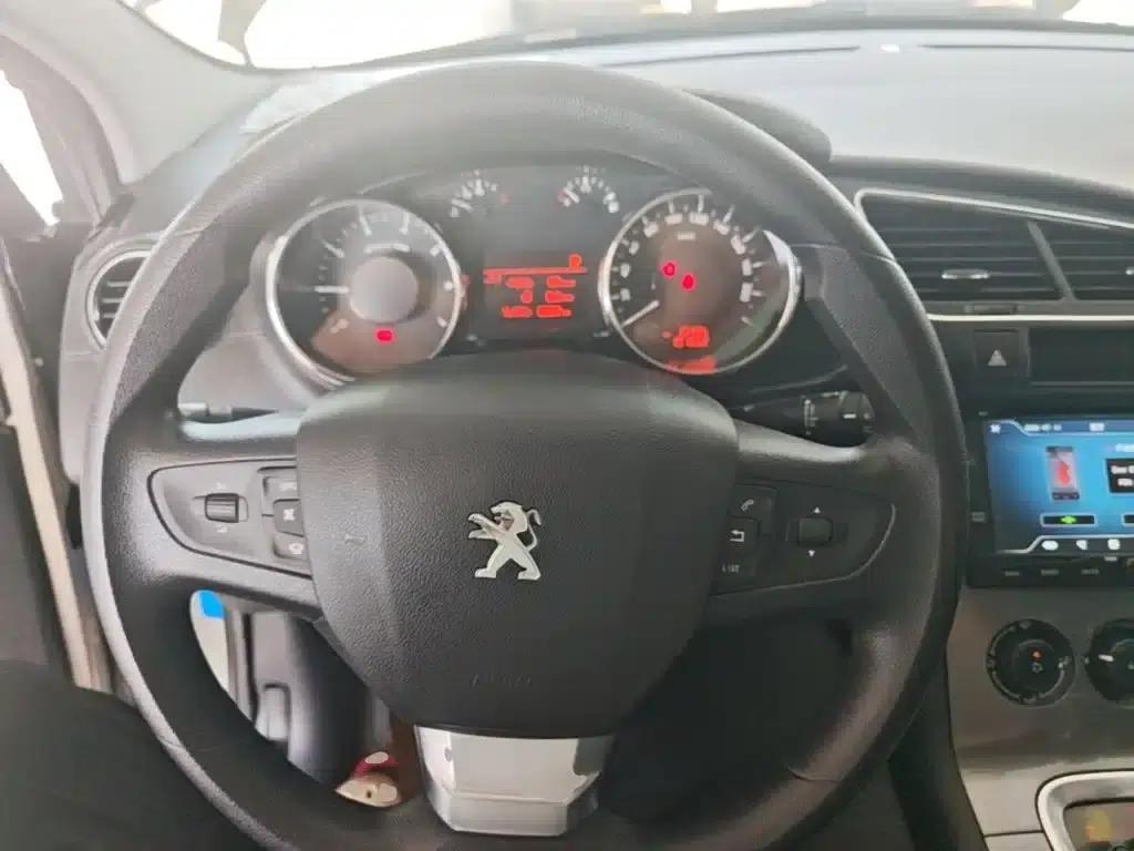 Peugeot 3008 2016 2.0L Automatic Classic Edition — миниатюра 11