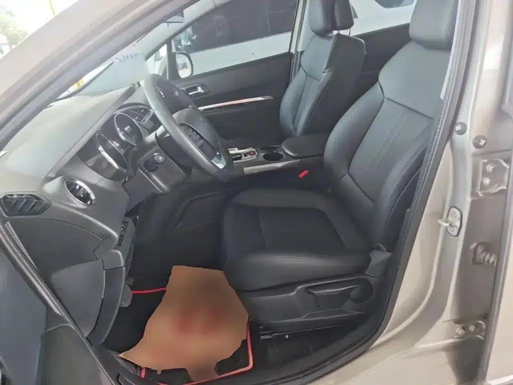 Peugeot 3008 2016 2.0L Automatic Classic Edition — миниатюра 15
