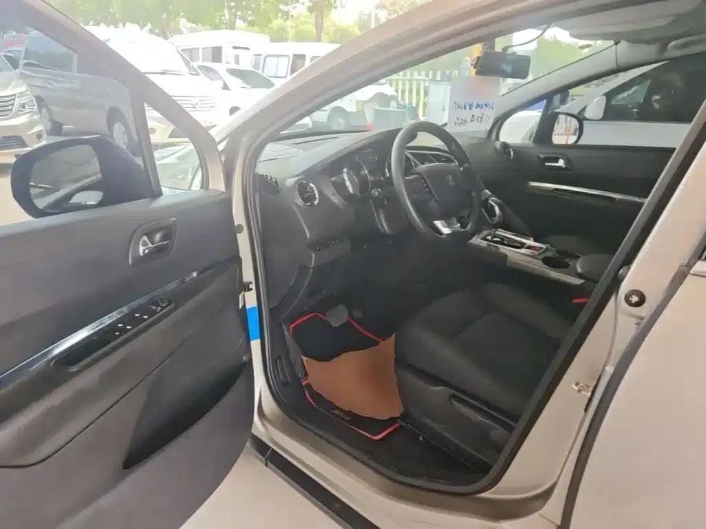 Peugeot 3008 2016 2.0L Automatic Classic Edition — миниатюра 16