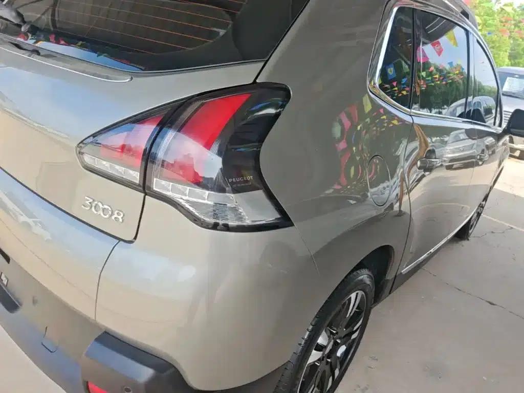 Peugeot 3008 2016 2.0L Automatic Classic Edition — миниатюра 8