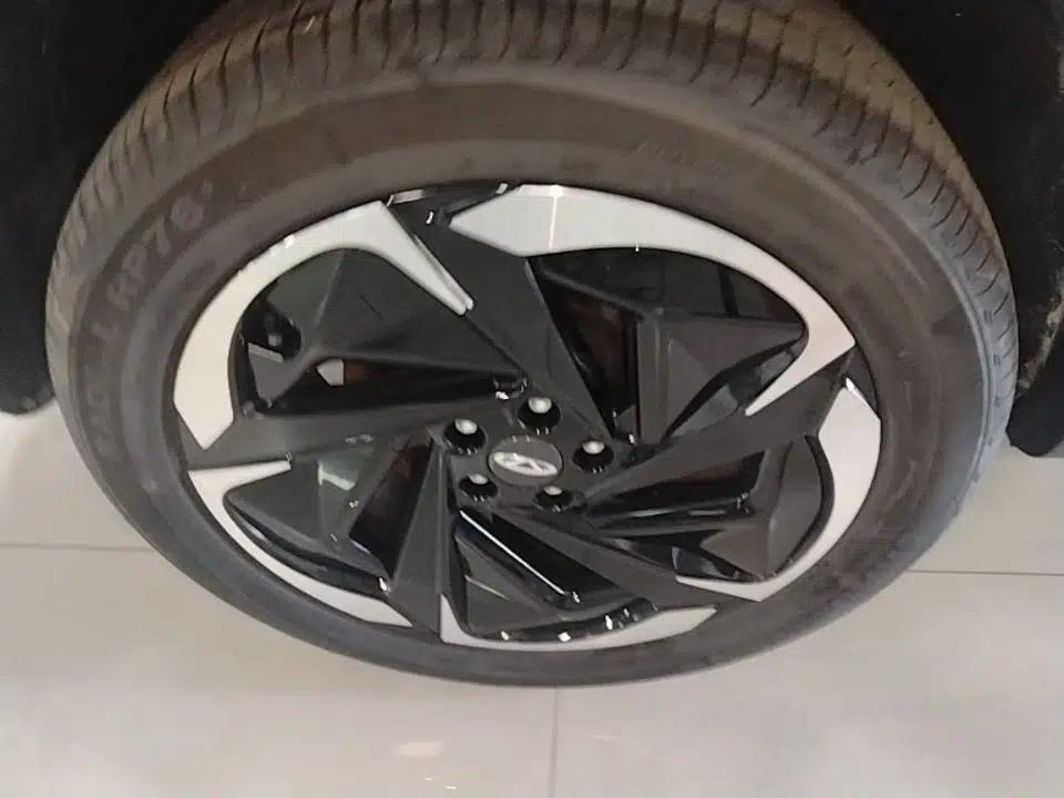Chery Tiggo 7 C-DM 2025 1.5T 120KM Luxury Trim — миниатюра 11