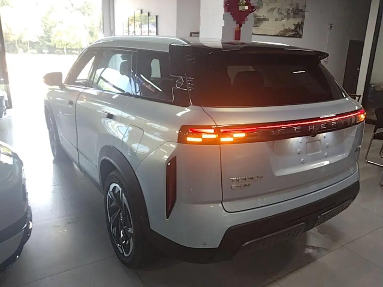 Chery Tiggo 7 C-DM 2025 1.5T 120KM Luxury Trim — миниатюра 4