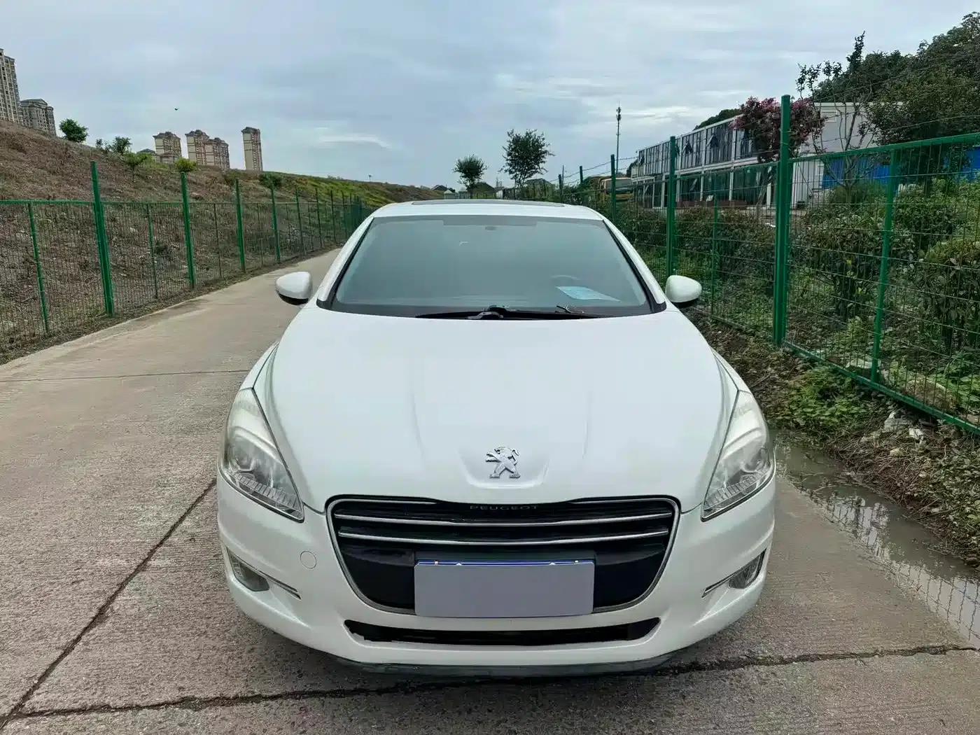 Peugeot 508 2013 2.0L 2nd Anniversary Edition with Automatic Sunroof Classic Version — миниатюра 2