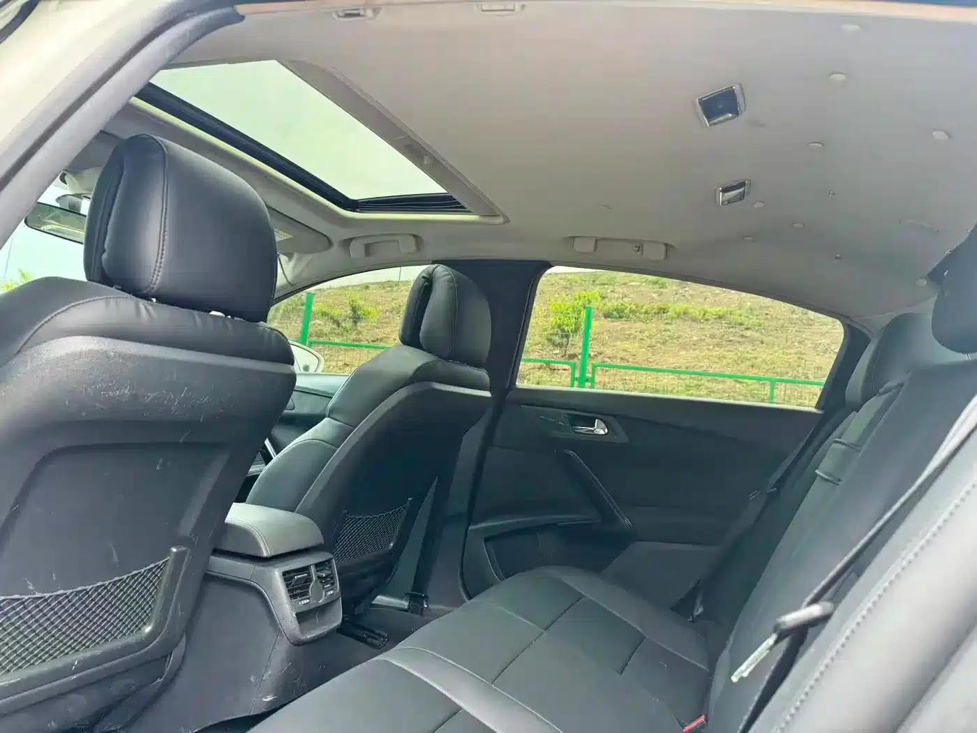 Peugeot 508 2013 2.0L 2nd Anniversary Edition with Automatic Sunroof Classic Version — миниатюра 10