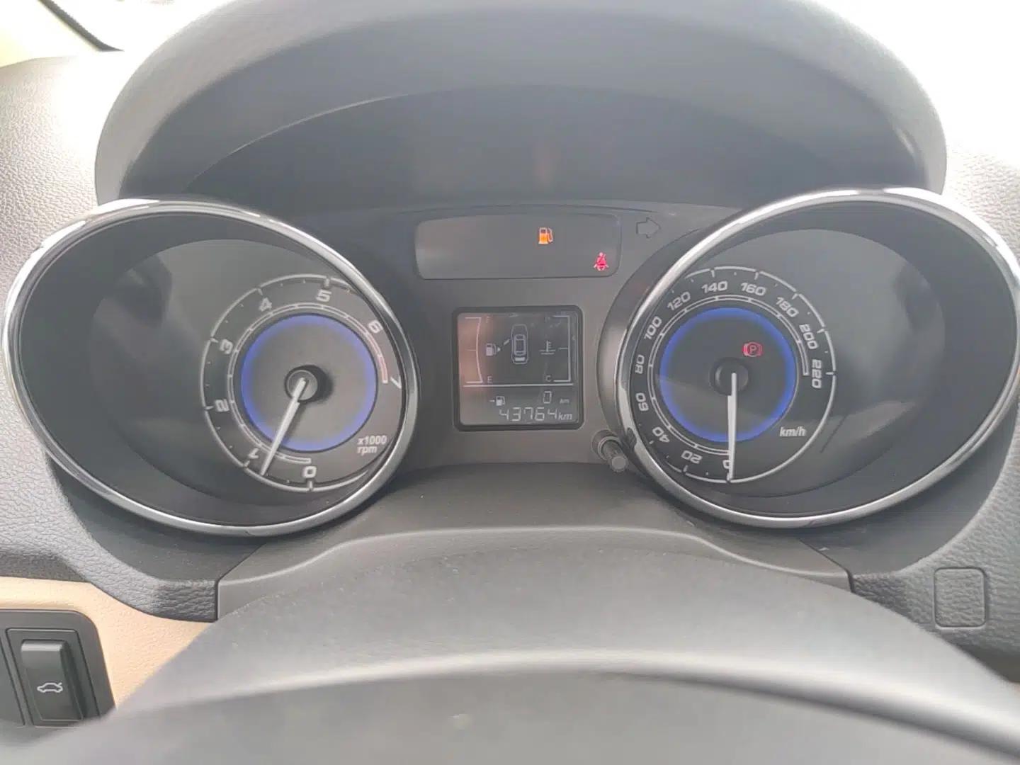 Chery E3 2015 1.5L Manual Fashion Model — миниатюра 14