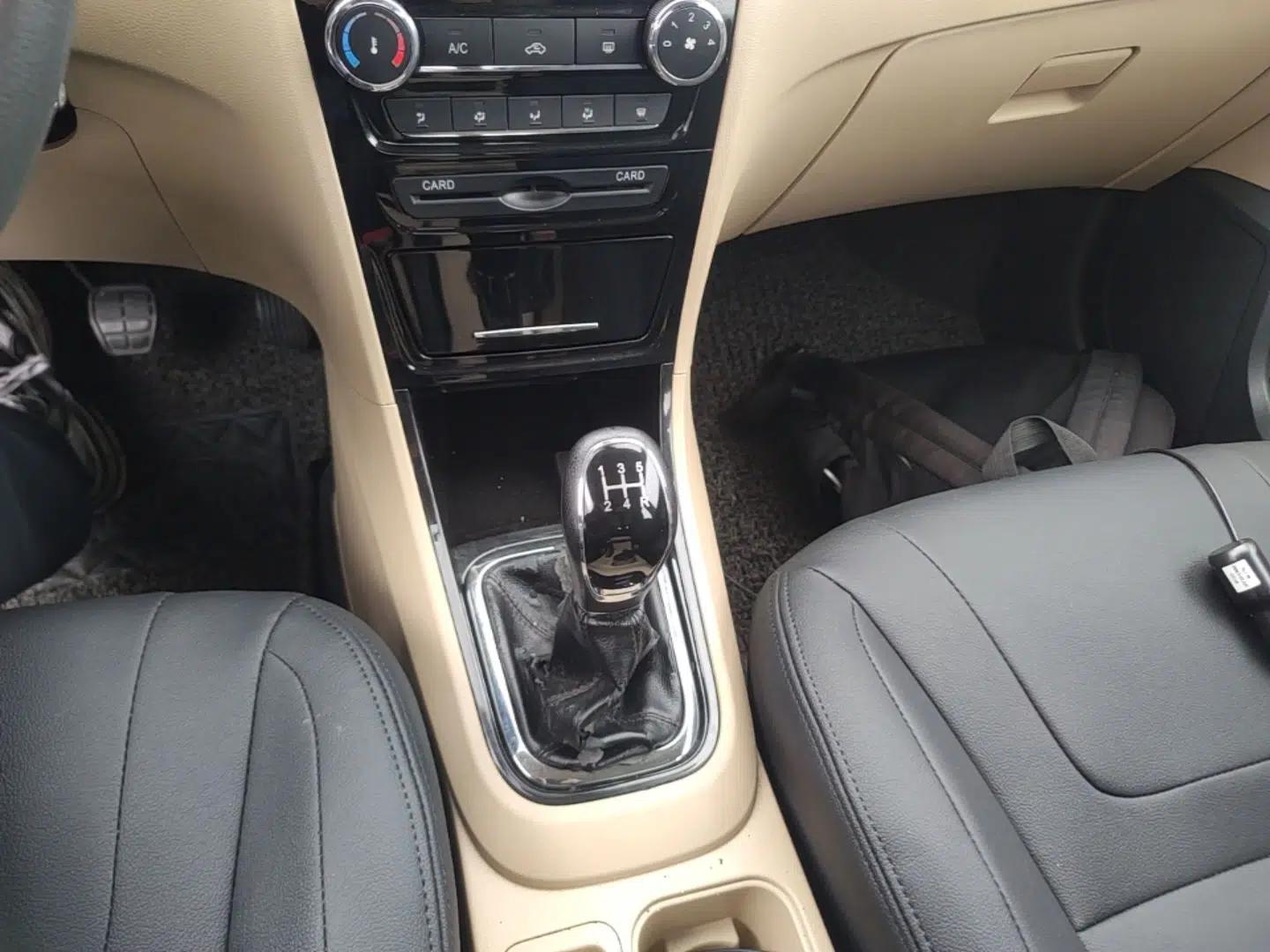 Chery E3 2015 1.5L Manual Fashion Model — миниатюра 16
