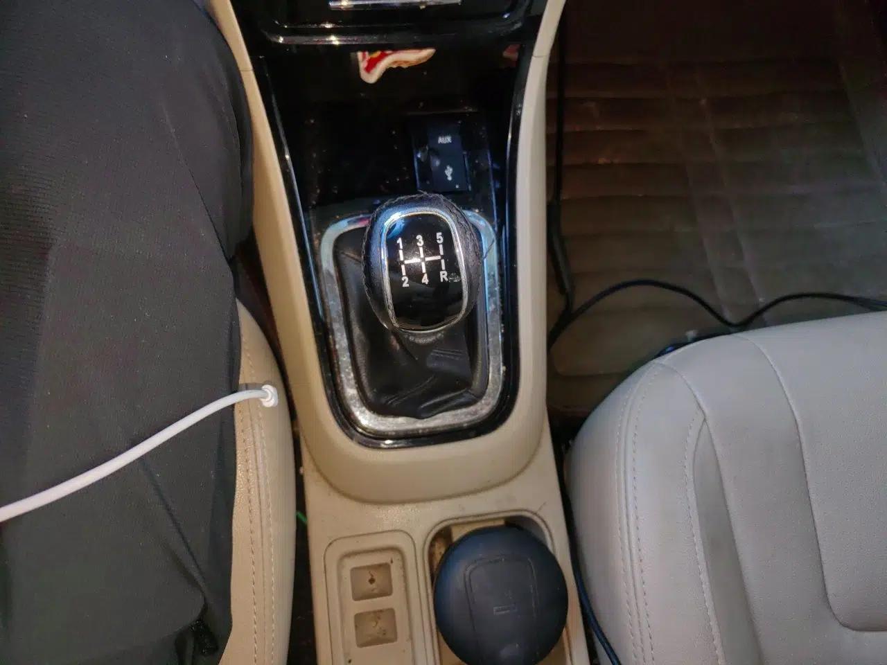 Chery E3 2013 1.5L Manual ZhiShang Model — миниатюра 14