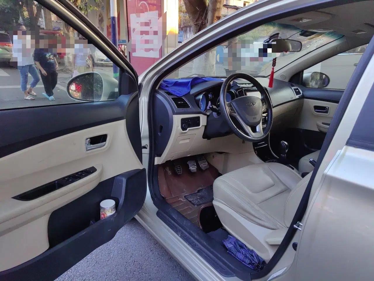 Chery E3 2013 1.5L Manual ZhiShang Model — миниатюра 16
