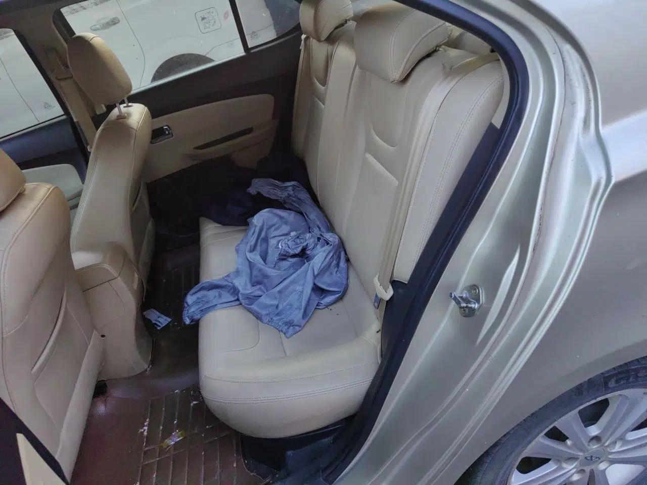Chery E3 2013 1.5L Manual ZhiShang Model — миниатюра 17