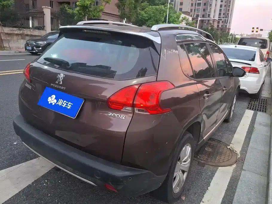 Peugeot 2008 2014 1.6L Manual Premium Edition — миниатюра 3