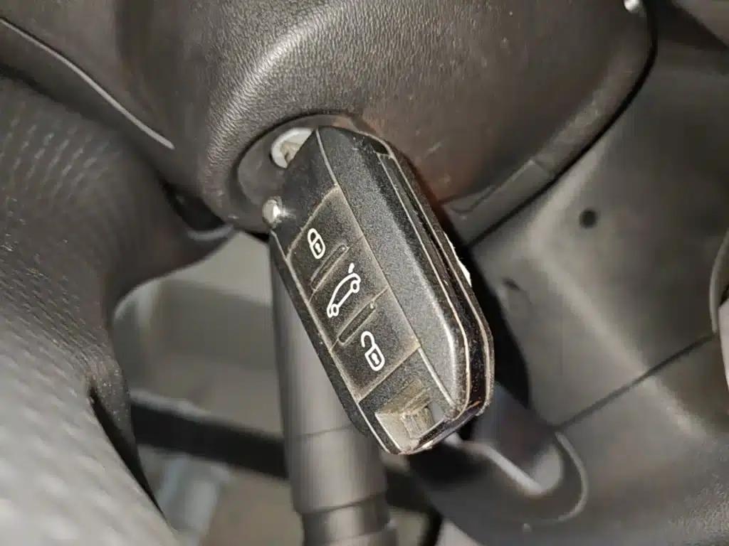 Peugeot 2008 2014 Model 1.6L Automatic Trend Edition — миниатюра 9