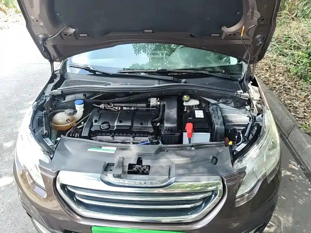 Peugeot 2008 2014 Model 1.6L Automatic Fashion Edition — миниатюра 20