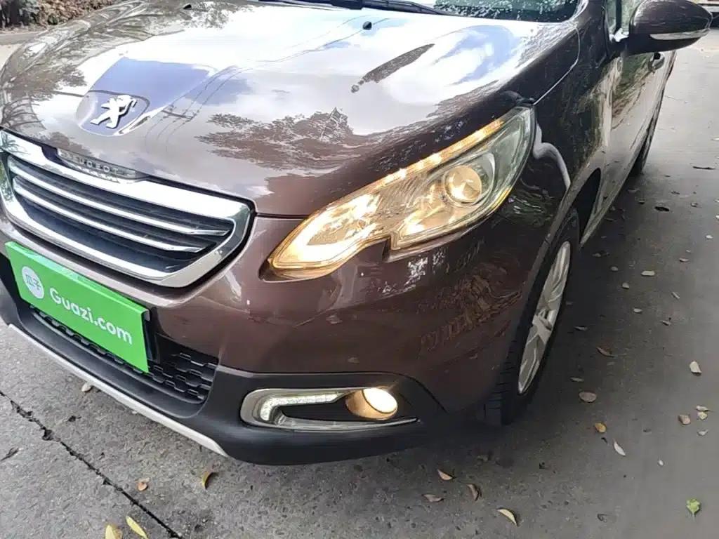 Peugeot 2008 2014 Model 1.6L Automatic Fashion Edition — миниатюра 24