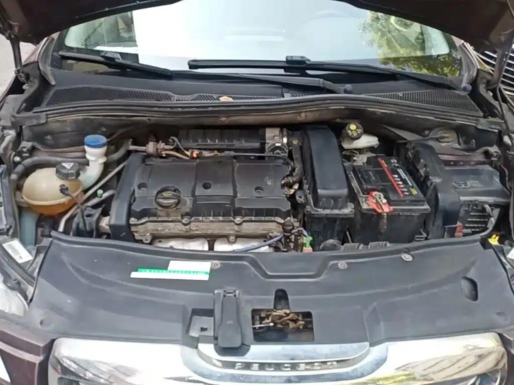Peugeot 2008 2014 Model 1.6L Manual Fashion Edition — миниатюра 20