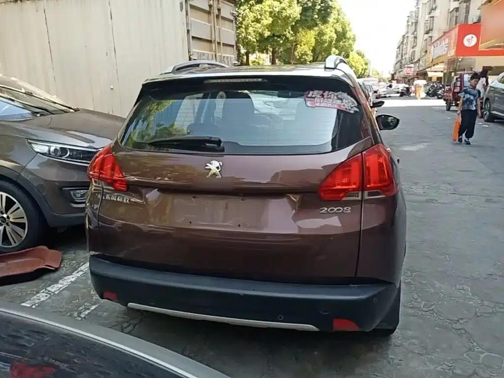 Peugeot 2008 2014 Model 1.6L Manual Fashion Edition — миниатюра 6