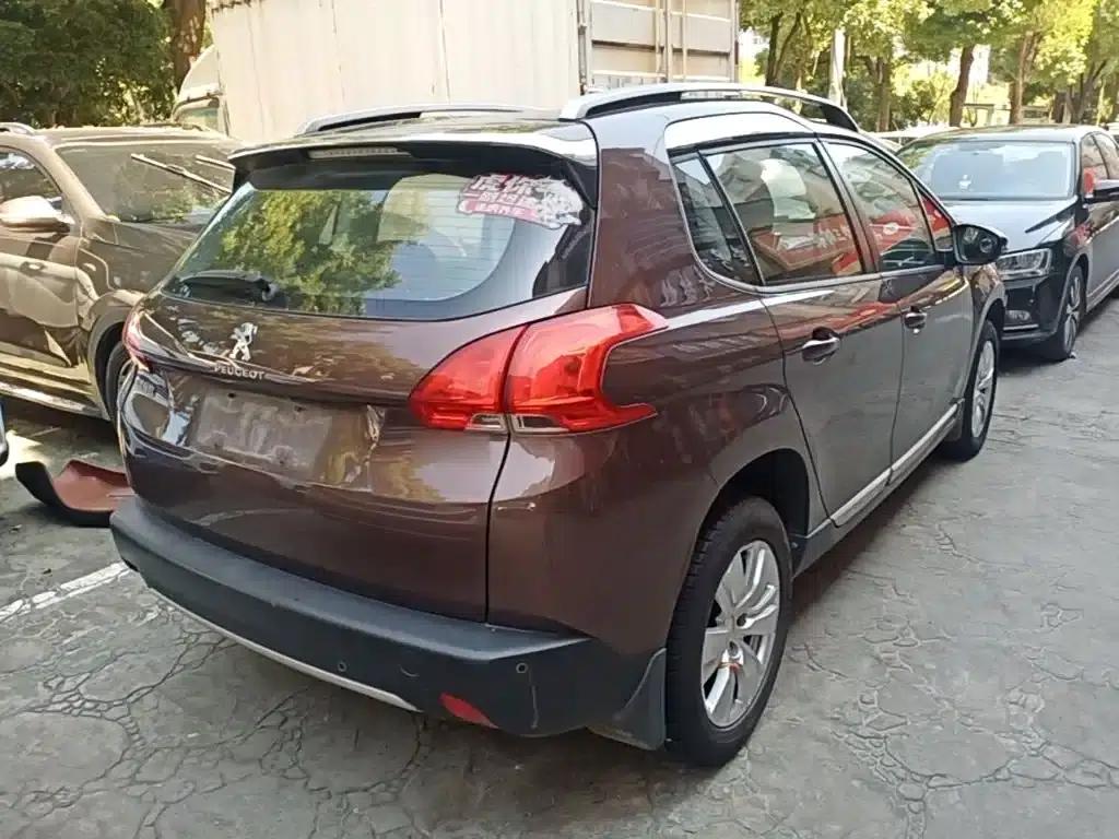 Peugeot 2008 2014 Model 1.6L Manual Fashion Edition — миниатюра 7