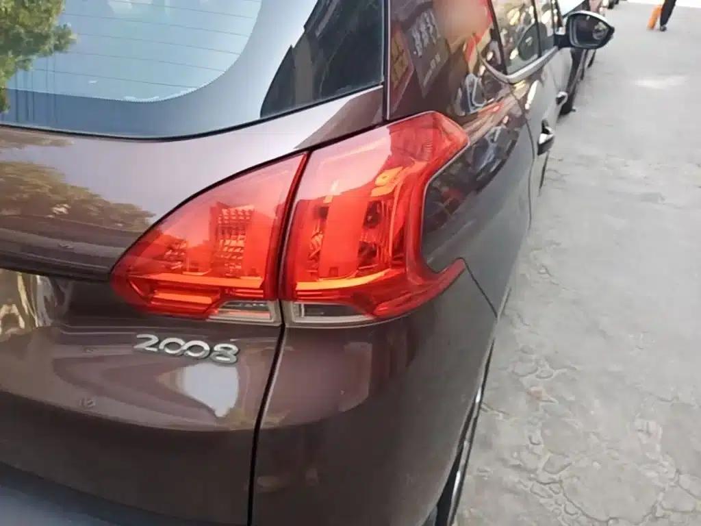 Peugeot 2008 2014 Model 1.6L Manual Fashion Edition — миниатюра 8