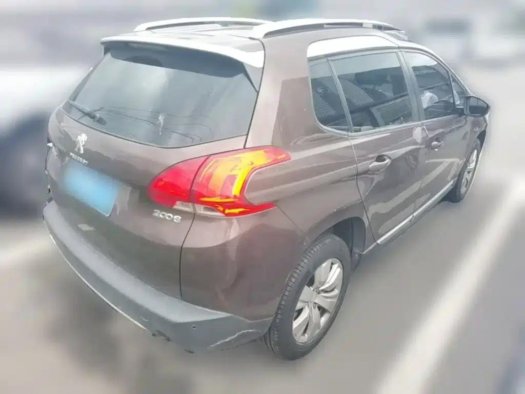 Peugeot 2008 2014 Model 1.6L Automatic Fashion Edition — миниатюра 12