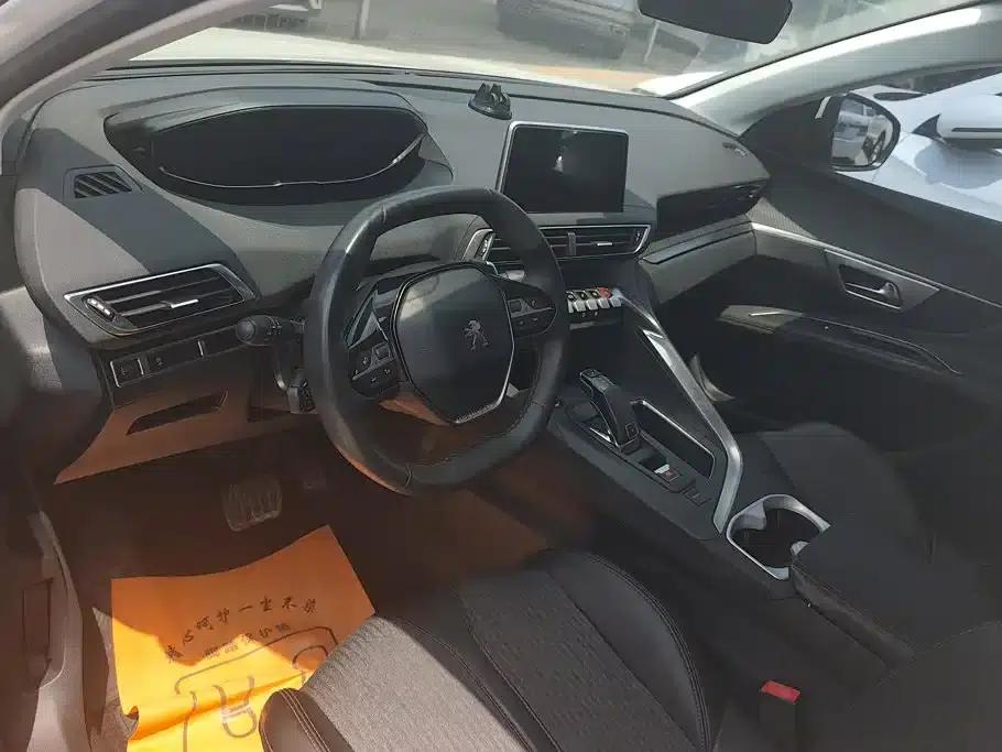 Peugeot 5008 2017 380THP 7-seater Elite Edition — миниатюра 12