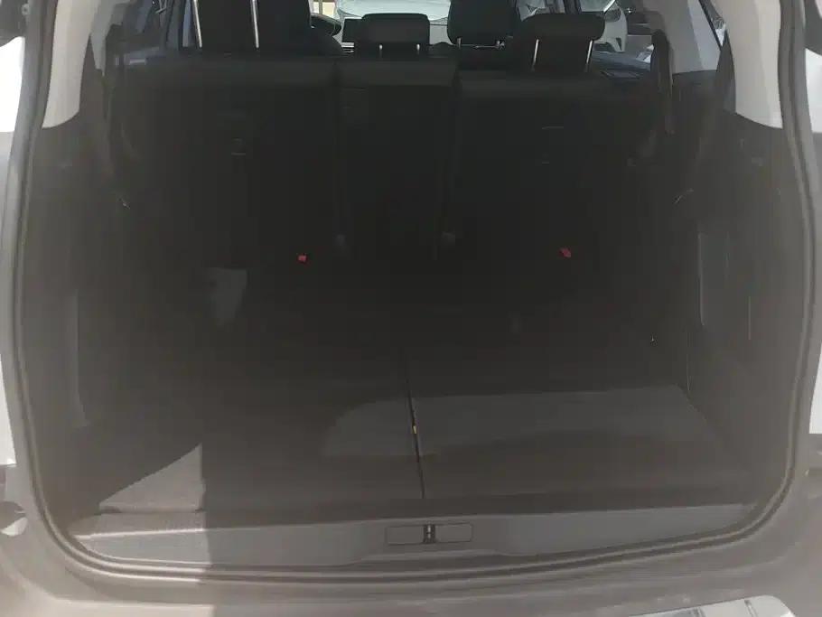 Peugeot 5008 2017 380THP 7-seater Elite Edition — миниатюра 4