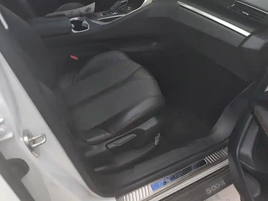 Peugeot 5008 2017 380THP 7-seater Elite Edition — миниатюра 8