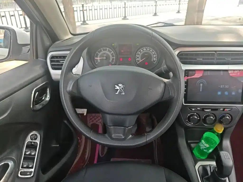 Peugeot 301 2016 1.6L Manual Comfort Edition — миниатюра 11